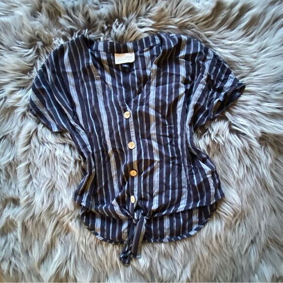 Universal Thread Striped Button Front Shirt, XS - Picture 6 of 6